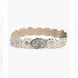 Oval Disc Hip Slung Belt
Vince Camuto NWOT